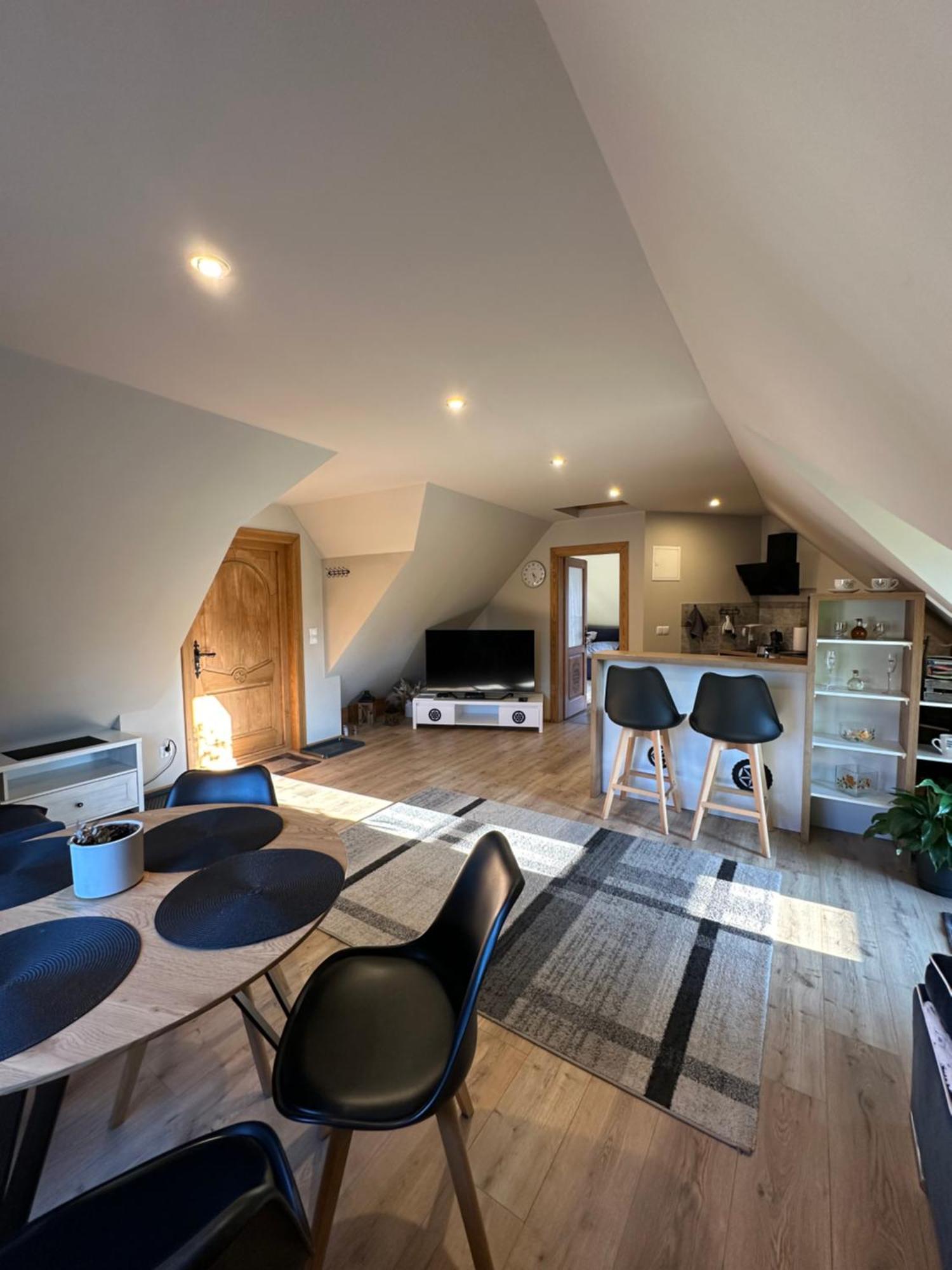 Apartament Gron コシチェリスコ エクステリア 写真