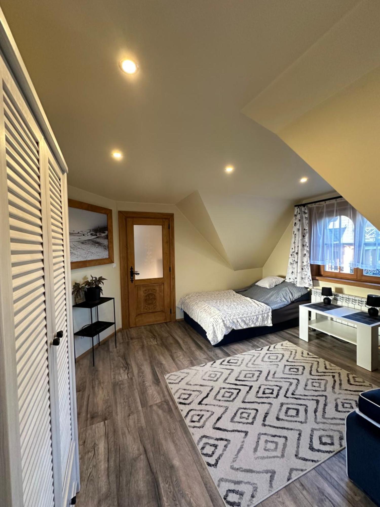 Apartament Gron コシチェリスコ エクステリア 写真